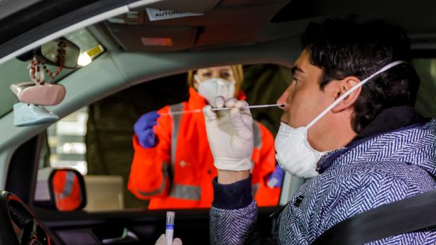 Castilla y León anota otros 913 casos de Covid-19 y nueve muertos más en hospitales