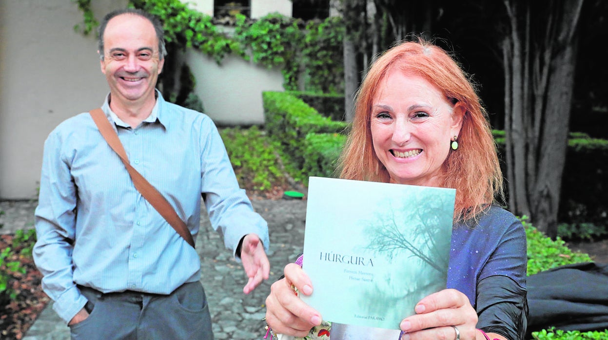 Fermín Herrero junto a la fotógrafa Henar Sastre