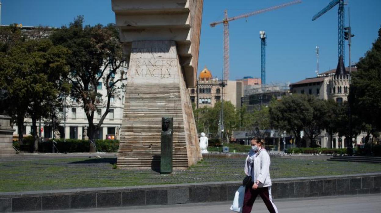 Las mujeres se desplazan más a pie y en transporte público que los hombres, según el estudio