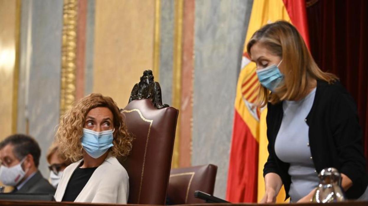 Meritxell Batet y Ana Pastor, ayer en el Pleno del Congreso