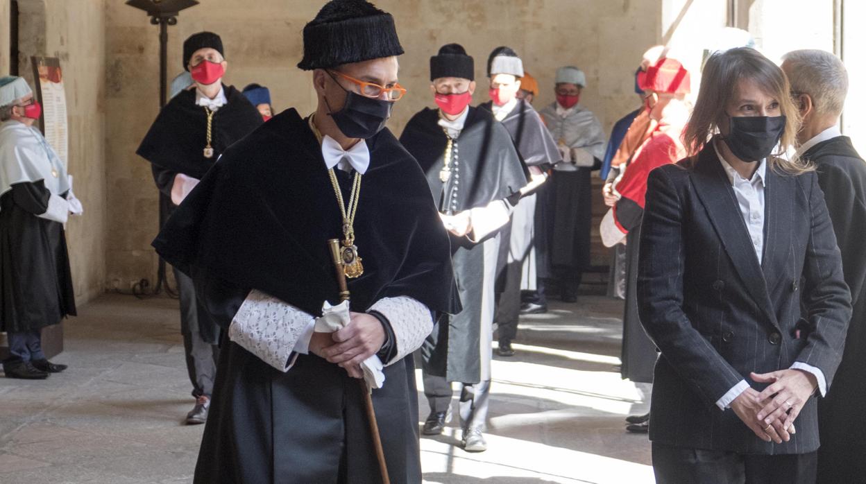 El recto de la Univeridad de Salamanca, Ricardo Rivero, y la consejera de Educación, Rocío Lucas