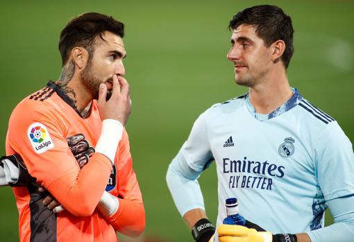 Roberto Jiménez y Courtois, los dos mejores del partido