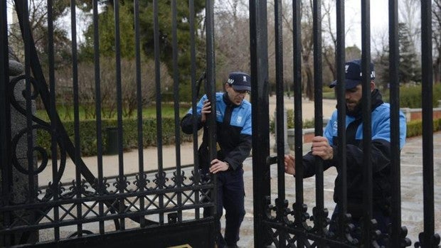 Cierran el Retiro ante la alerta roja por fuertes rachas de viento