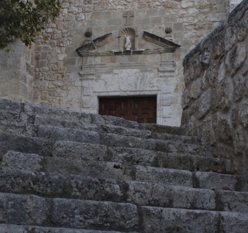 La iglesia de Alocén, uno de los pueblos que disfruta de mejores vistas a Entrepeñas