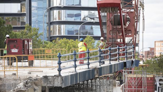 Reabre al tráfico el cruce entre Príncipe de Vergara y Francisco Silvela a partir del miércoles