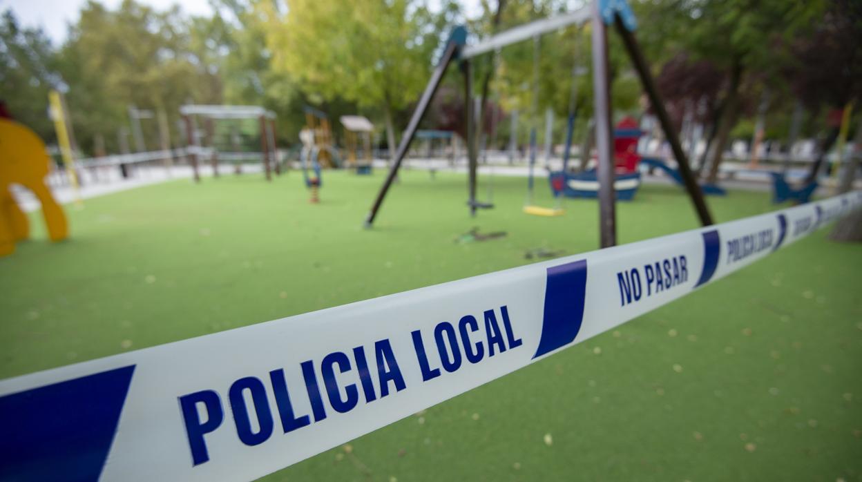 Parque infantil precitando en Palencia