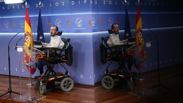 Echenique sugiere una operación contra Iglesias por las críticas a la Monarquía y la renovación del CGPJ