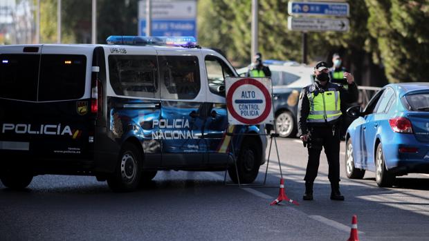 Madrid queda en un limbo legal hasta que esta tarde anuncie nuevas medidas