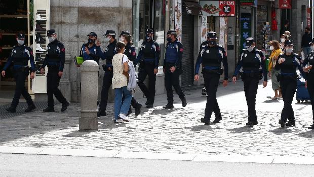 Los jueces noquean a Illa por imponer una alarma encubierta en Madrid