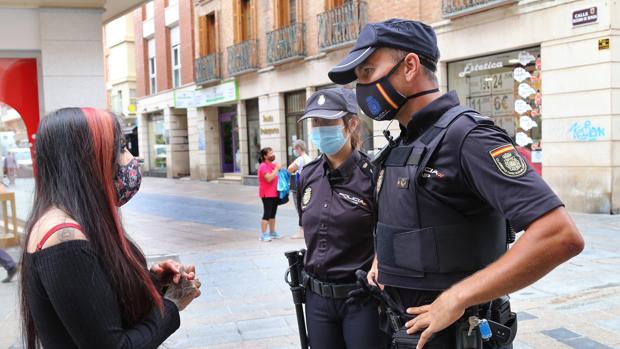 Denuncian a 77 personas la pasada semana en Castilla y León por saltarse la cuarentena