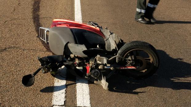 Fallece un motorista de 83 años tras saltarse un STOP y chocar contra un coche en Ciudad Rodrigo