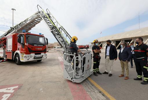 Cesta para la evacuación en edificios al acceder en altura