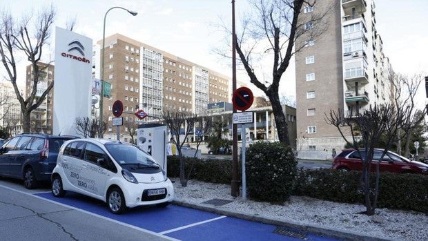 Cargar el coche eléctrico en 6 minutos: Madrid estrenará en 2021 los primeros cargadores ultrarrápidos