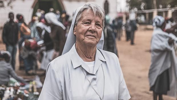 Una misionera zamorana de 74 años que trabaja en Angola, imagen de la campaña del Domund