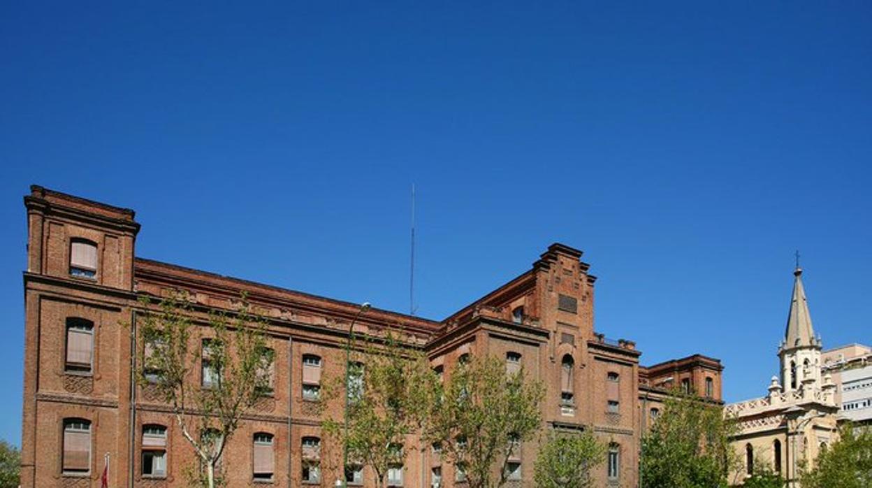 Conjunto del Antiguo Asilo de San José y el Colegio e Iglesia de Nuestra Señora de la Paz de Madrid