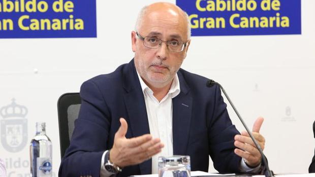 El presidente del Cabildo de Gran Canaria denuncia que el Gobierno de Sánchez y Europa tratan a la isla como «una isla cárcel»