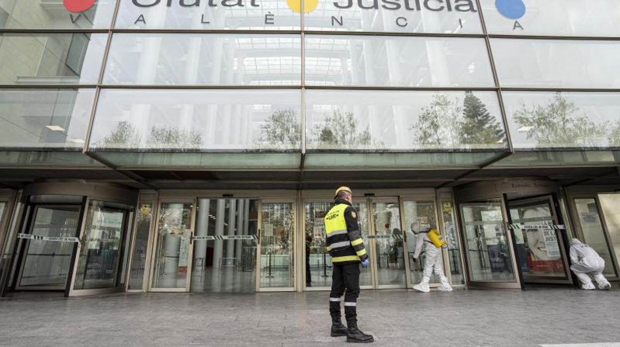 Entrada a la Ciudad de la Justicia de Valencia