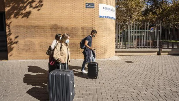 Multas de hasta 30.000 euros para los universitarios que provocaron un brote de coronavirus en Valencia