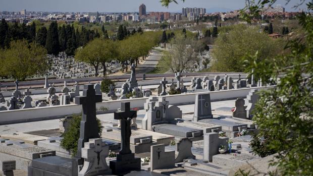 Los cementerios tendrán un aforo del 60% y no se podrá comer ni fumar durante el día de Todos los Santos