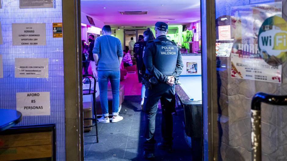 Toque de queda en Valencia: 83 multas y cuatro detenidos en la primera noche de confinamiento