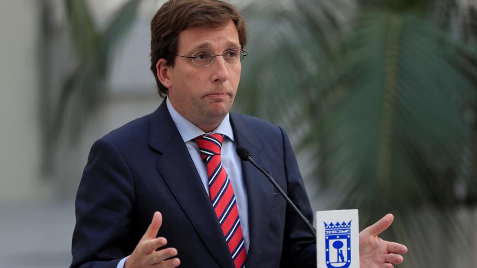 Vox toma distancia con el PP y se alinea con la izquierda en 9 propuestas en el pleno de Madrid