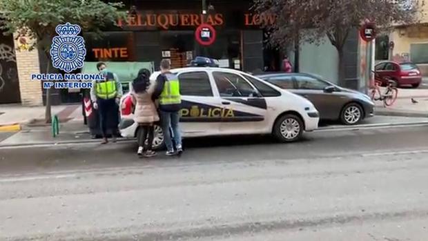 La Policía libera a una octogenaria retenida siete meses por unos estafadores