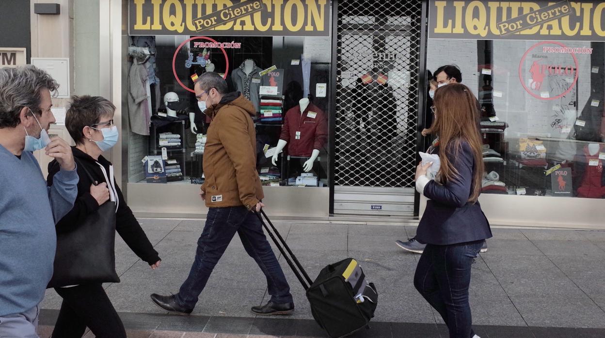 Miles de personas han hecho las maletas y han dejado Aragón en los últimos meses, ante el severo desplome de su economía