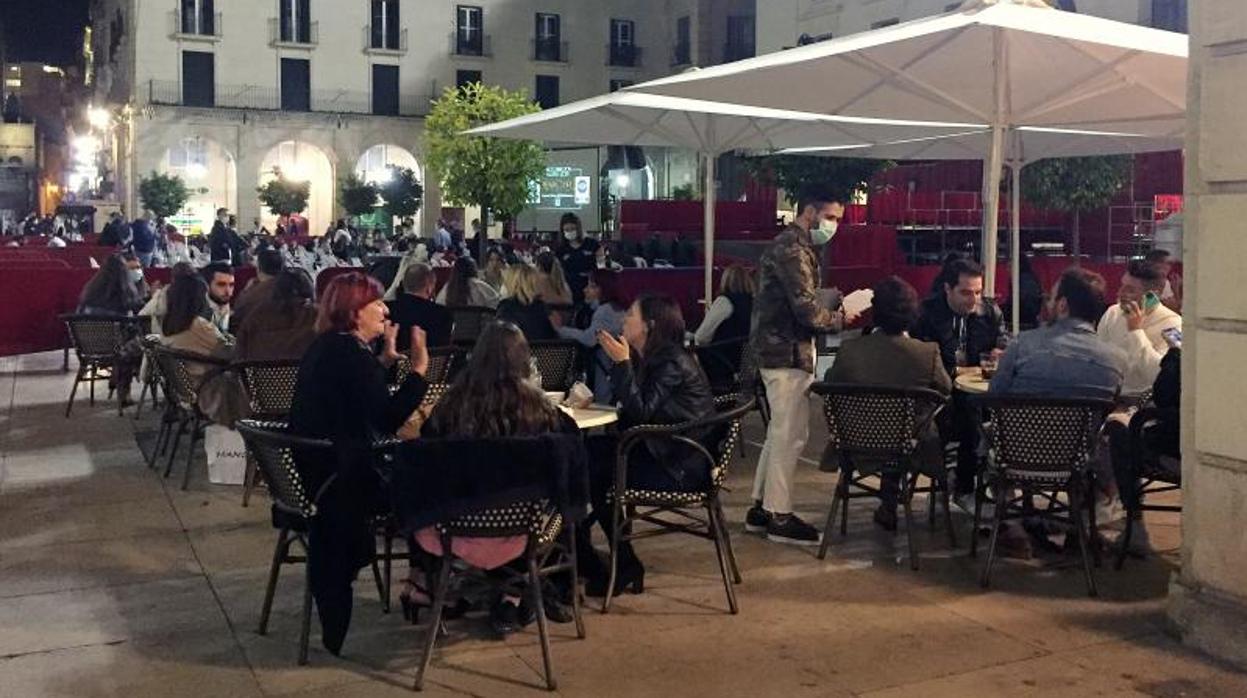 Terrazas de cafeterías en el centro de Alicante