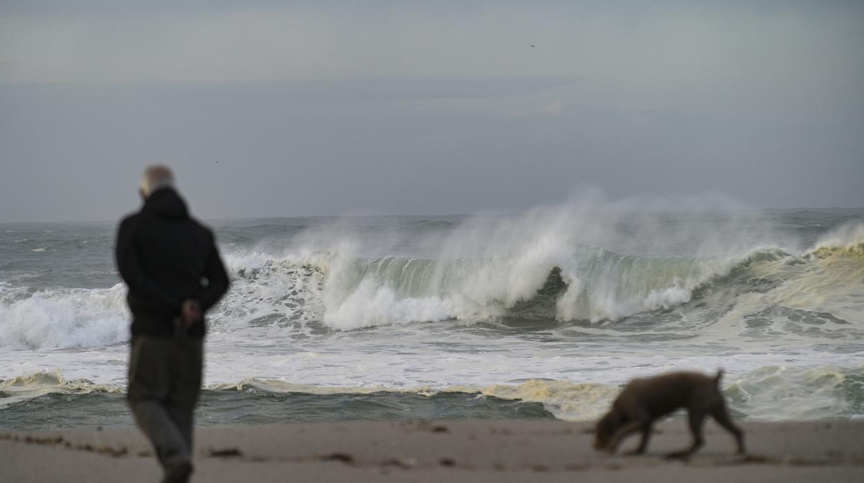 Olas en la playa de Orzán, en La Coruña