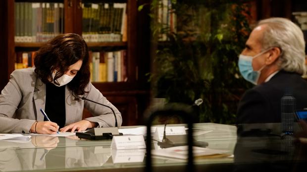 Madrid quiere dividir los 7 días de aplicación obligatoria del cierre perimetral entre los dos puentes