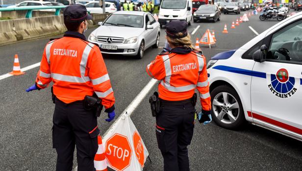 Inspección de Trabajo fuerza al Gobierno a proporcionar geles «antiCovid» efectivos a los ertzainas