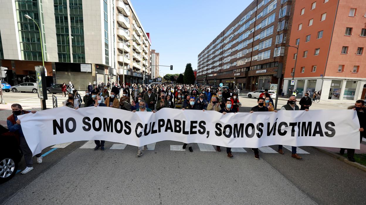 Los hosteleros y comerciantes de Burgos salen a la calle: «No somos culpables, somos víctimas»