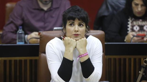 Teresa Rodríguez, a Irene Montero: «Yo sí tengo un curro al que volver y la política no me cambió de barrio»