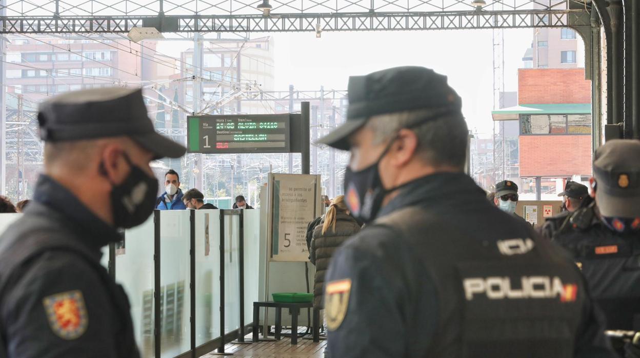 Control en la estación de tren de Valladolid