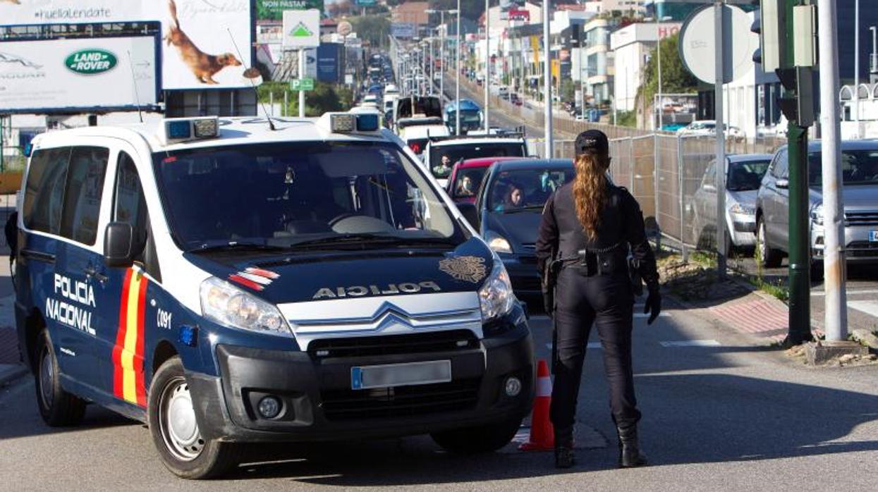 Controles de tráfico en Vigo, una de las siete ciudades cerrada por la alta incidencia del coronavirus