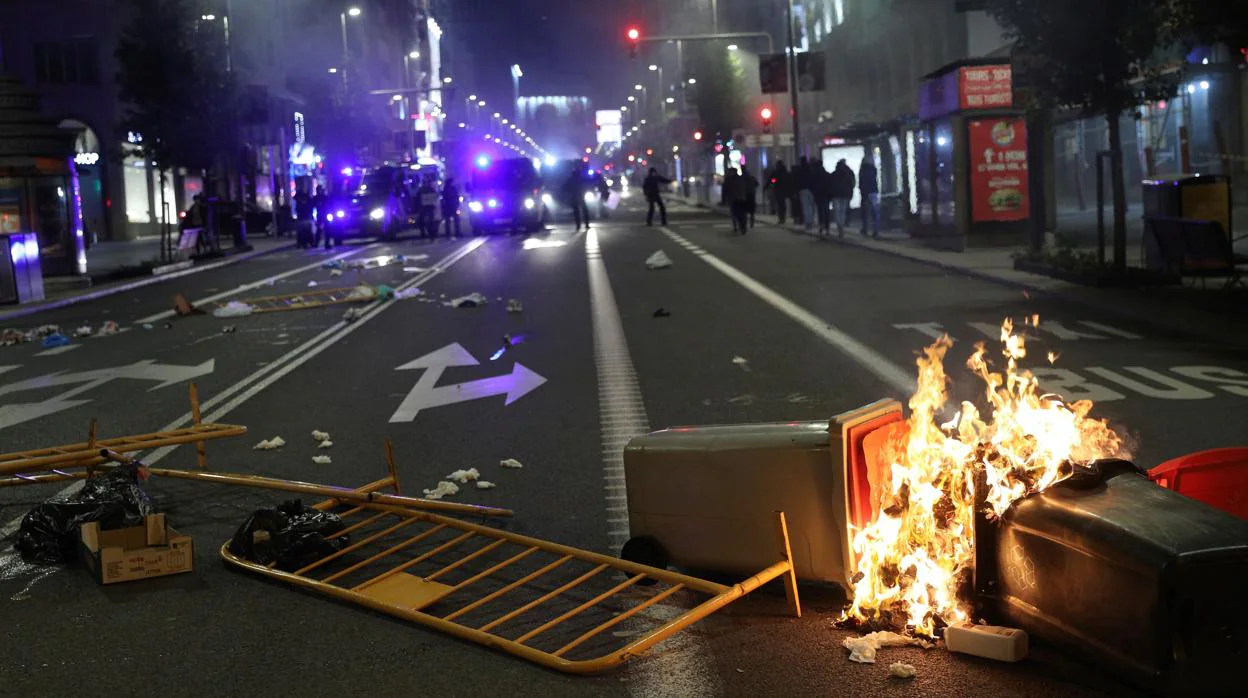 Disturbios en la Gran Vía de Madrid, durante la noche del sábado