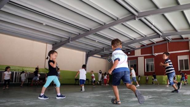 Un estudio matemático aconseja «grupos burbuja» porque el 70% de los colegios tendrá confinamientos