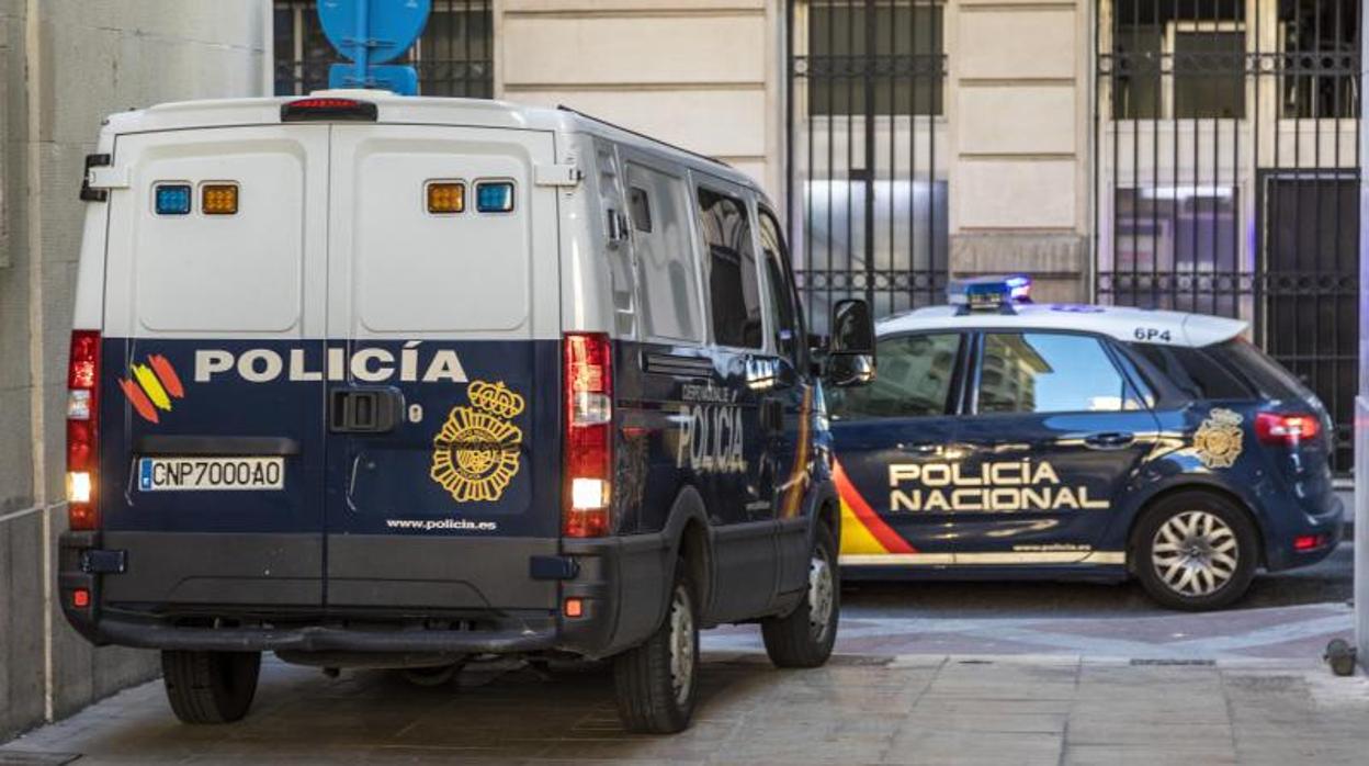 Vehículos de la Policía Nacional