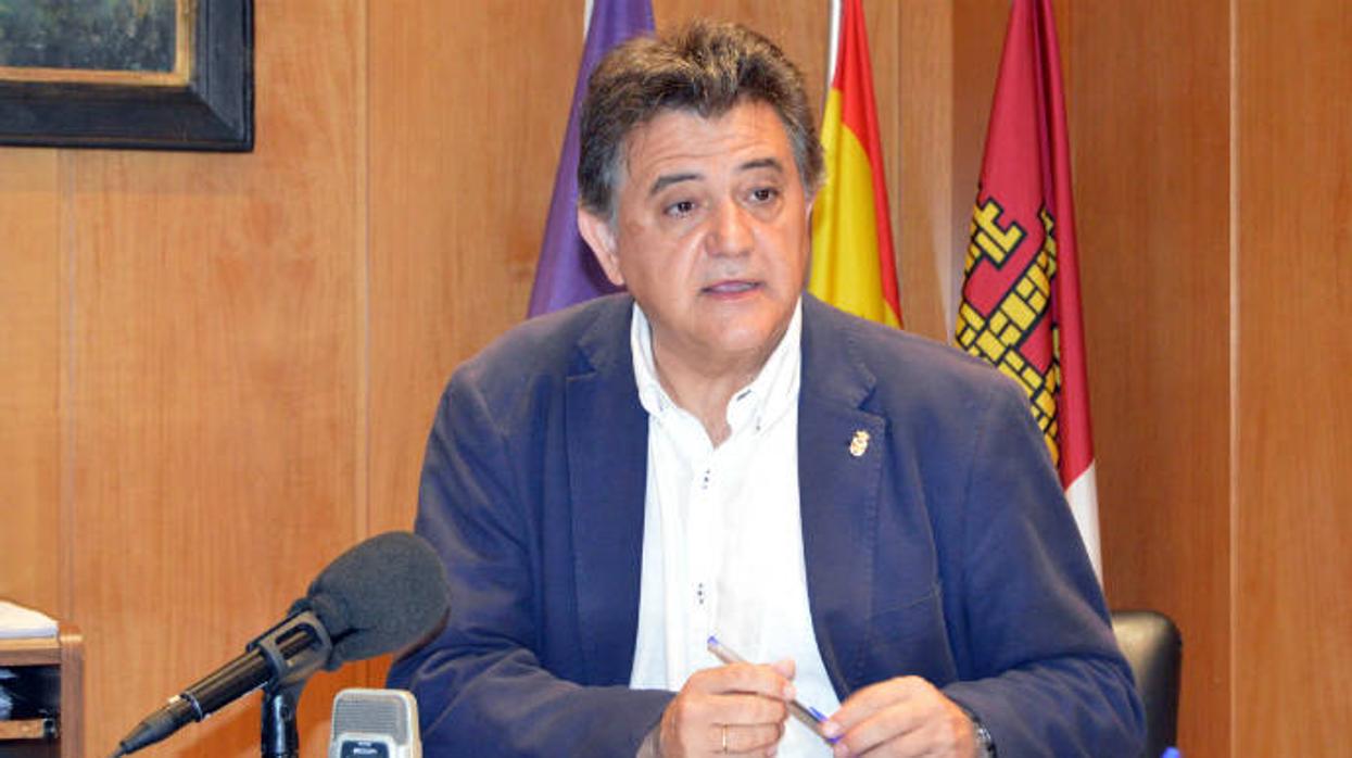 El alcalde de Daimiel, en aislamiento domiciliario a la espera de una PCR