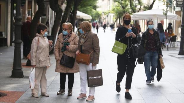 Coronavirus Galicia: los contagios diarios caen a 425 y dan un respiro tras una jornada trágica