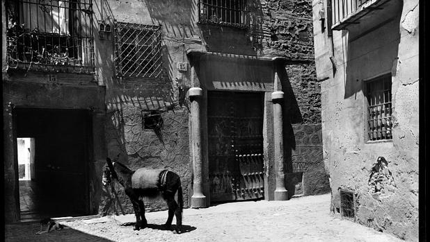 El Archivo Municipal de Toledo muestra las fotografías  de Luis García Garrabella