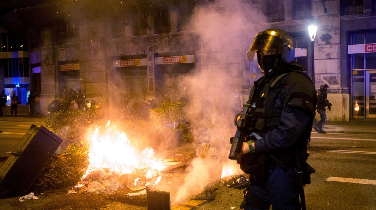 Vandalismo en Barcelona tras una protesta de negacionistas