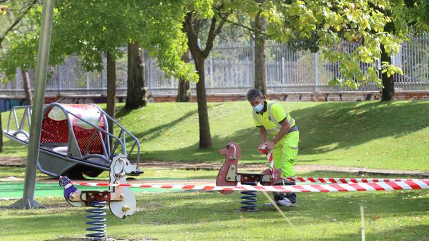 Segovia acordona las zonas verdes, parques y jardines por la previsión de lluvias y vientos fuertes