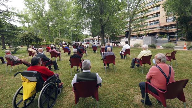 El TSJCyL rechaza la suspensión de visitas a las residencias de mayores de la Comunidad