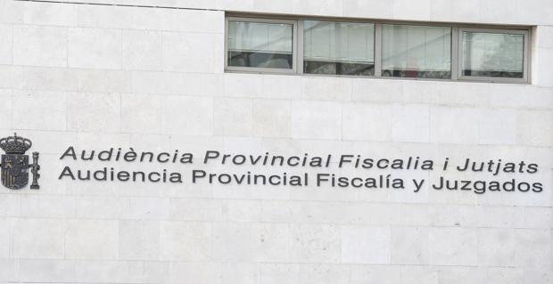 Juzgan a un hombre por escribir mensajes «agresivos» contra los comunistas y ensalzar a Franco