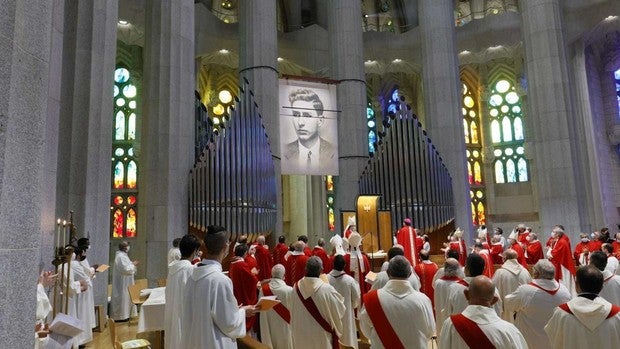 El Arzobispado de Barcelona se disculpa por la ceremonia de beatificación con 600 personas