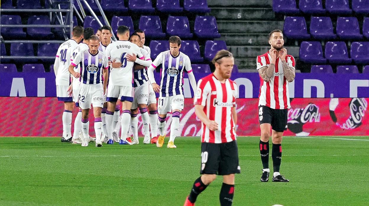 El Real Valladolid celbra el gol de Orella en la primera mitad