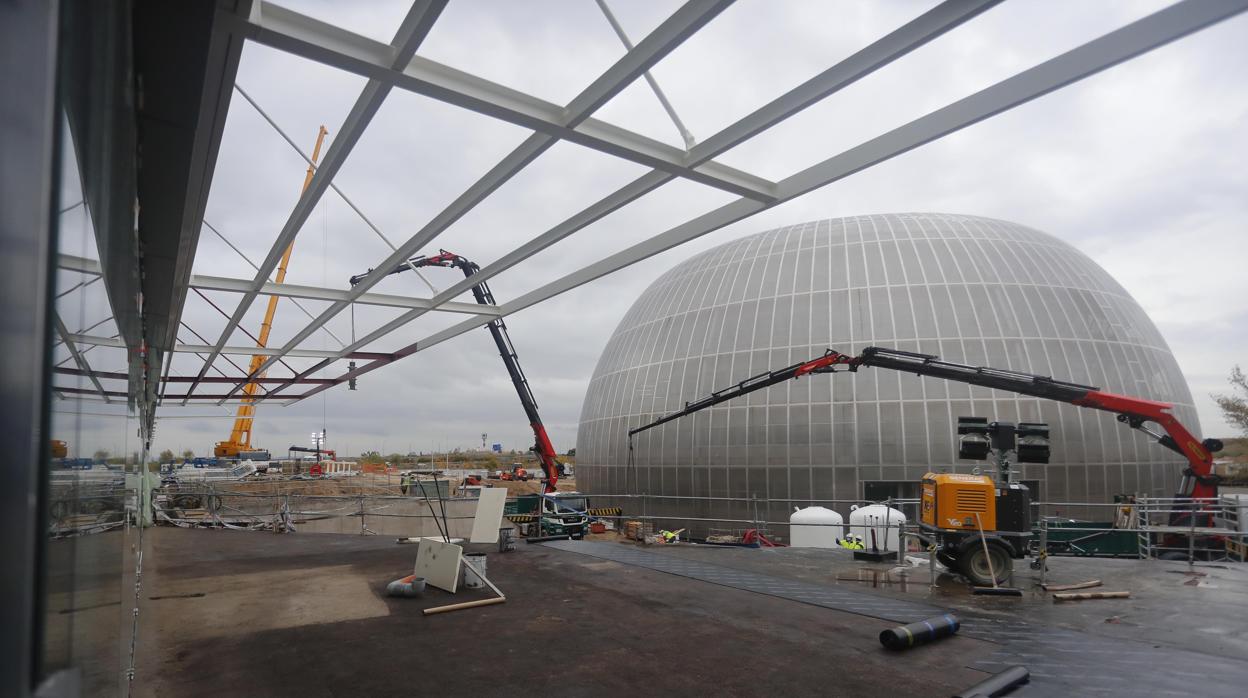 Instalaciones del Hospital de Emergencias Enfermera Isabel Zendal, junto al «donut» de la Ciudad de la Justicia de Valdebebas