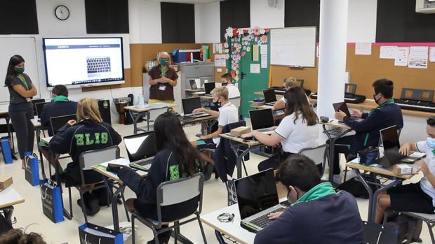 Colegios de Alicante promueven la transformación digital en el aprendizaje y se adelantan a posibles confinamientos