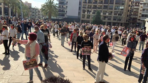 Confinamiento en Valencia: bares y comercios de Benidorm alertan de que 23.000 negocios han cerrado